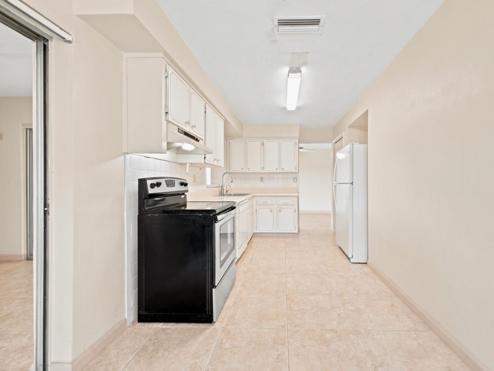 8400 Sunset Strip, Sunrise, FL 33322 Photo