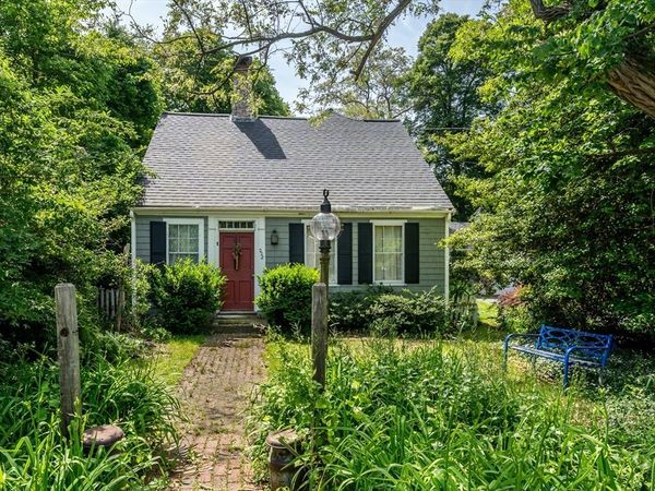 228 Phinneys Ln, Barnstable, MA 02632