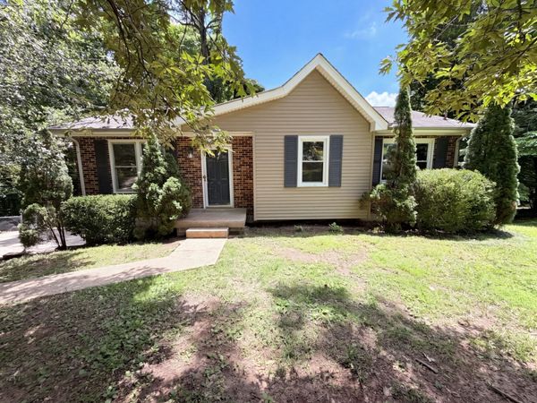 206 Diana Dr , Dickson, TN 37055