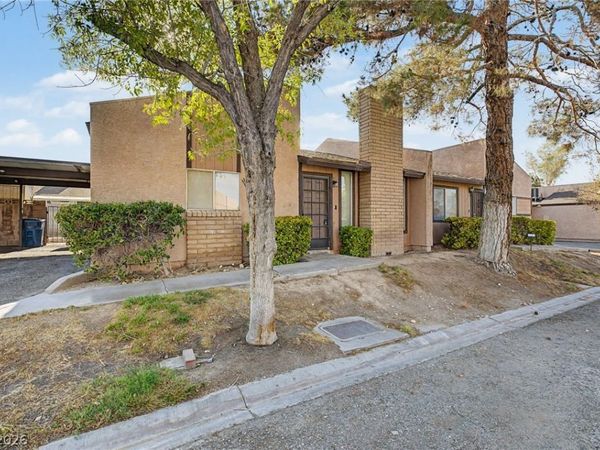 1702 Marathon Drive , Las Vegas, NV 89108
