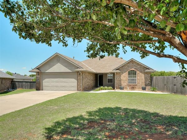 1005 Olde Town Drive, Piedmont, OK 73078
