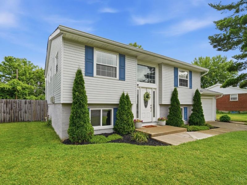 704 McCormick Ln, Union Twp, OH 45245 Photo 2