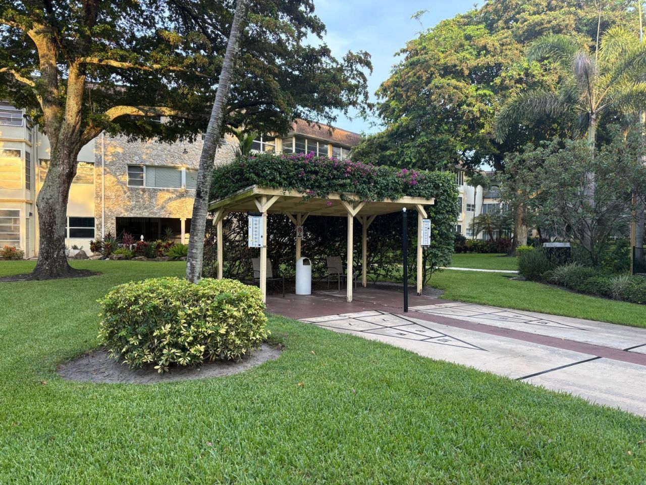 5171 W Oakland Park Boulevard, Unit 308, Lauderdale Lakes, FL 33313 Photo