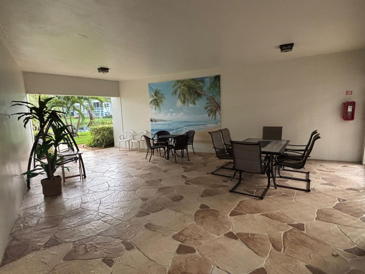 5171 W Oakland Park Boulevard, Unit 308, Lauderdale Lakes, FL 33313 Photo