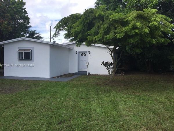 1617 NE 177th St , North Miami Beach, FL 33162