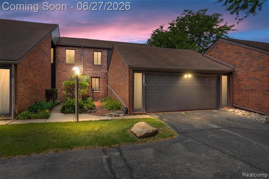 3082 Lindenwood Drive, Dearborn, MI 48120 Main Photo