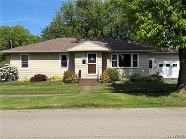 116 S Warsaw Street , Dunkirk, NY 14048