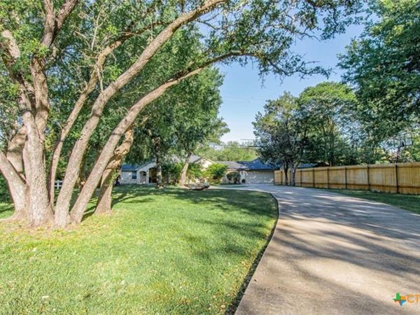 409 Northcliffe Drive , Belton, TX 76513