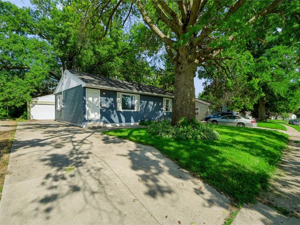602 E 24th Street S, Newton, IA 50208