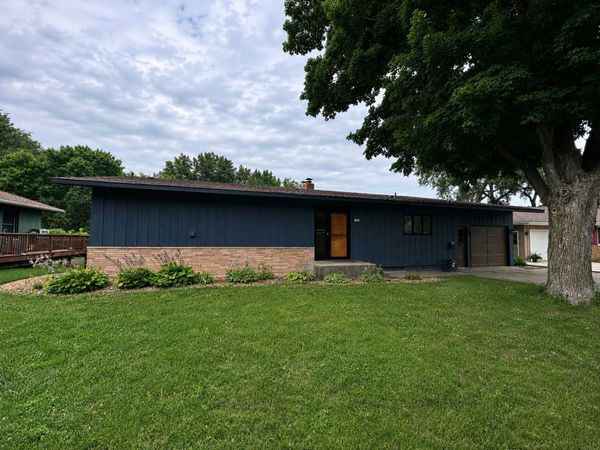 710 Lakeview Avenue, North Mankato, MN 56003