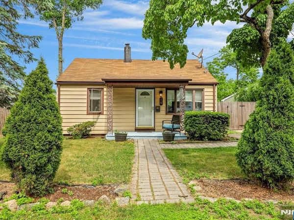 16 Boulevard, WANAQUE, NJ 07420
