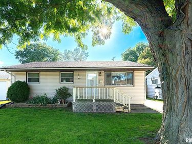 421 CAPRI Street, Pekin, IL 61554