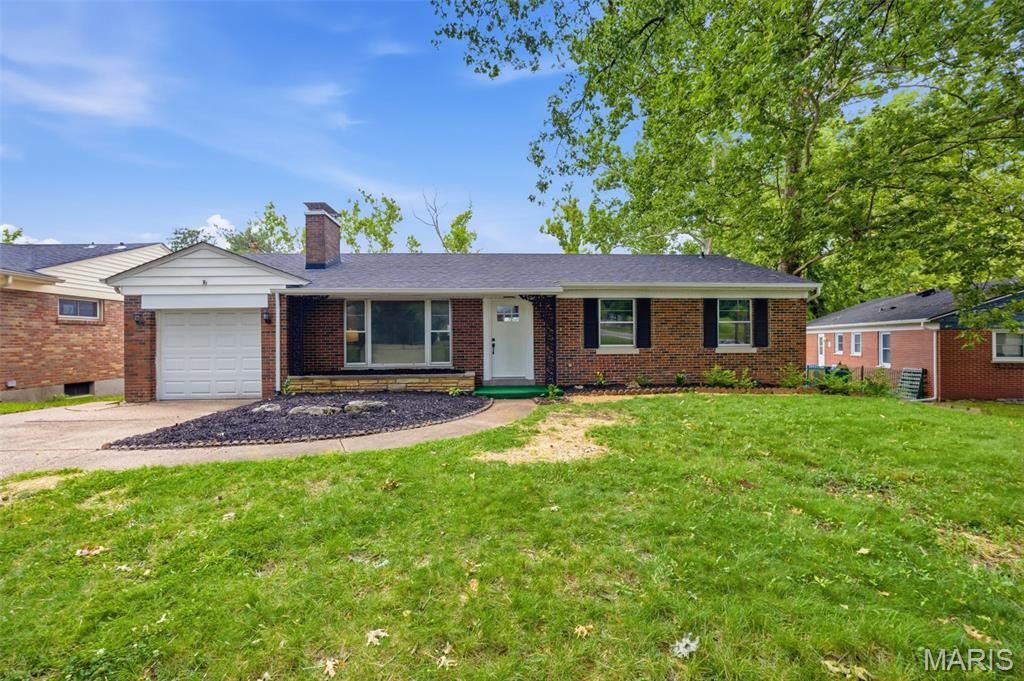 8605 Mayflower Court, University City, MO 63132 Main Photo