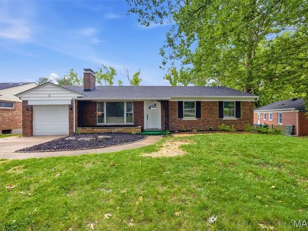 8605 Mayflower Court, University City, MO 63132