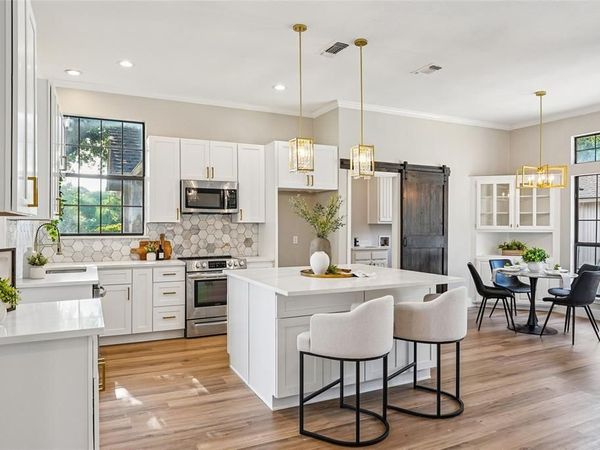 6006 Millwood Drive, Arlington, TX 76016
