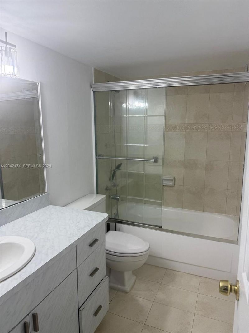5005 Collins Ave, Unit 1104, Miami Beach, FL 33140 Photo