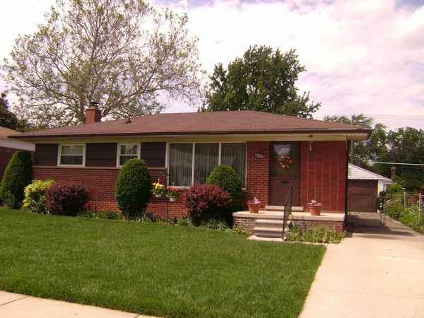 33030 Barton Street, Garden City, MI 48135