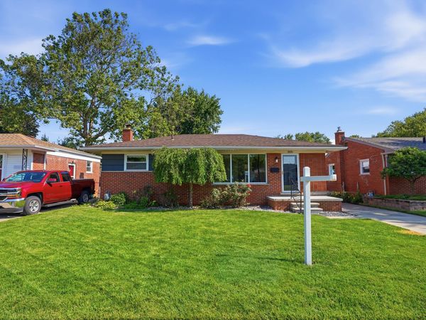 33030 Barton Street, Garden City, MI 48135