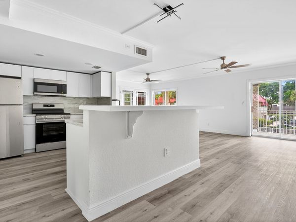 495 SE 8th Street, Unit 242, Deerfield Beach, FL 33441
