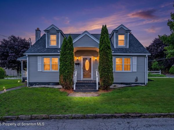 204 Penn Avenue, Dupont, PA 18641
