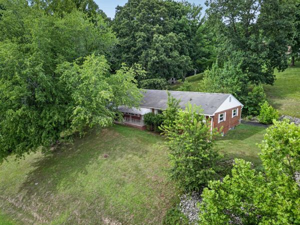1561 Diederich , Russell, KY 41169