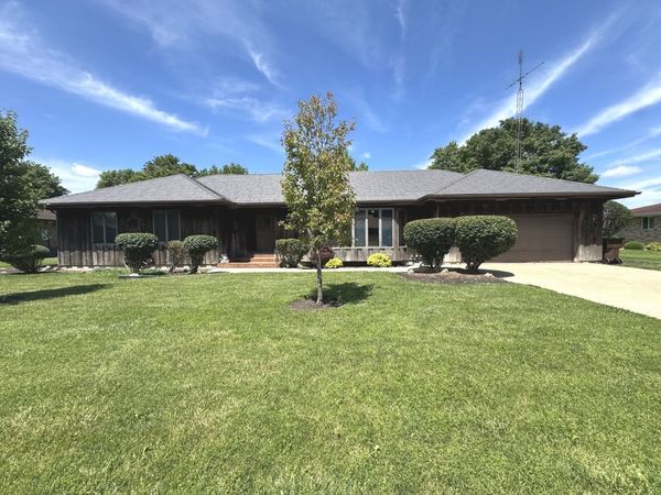505 E Charles Street , Ashkum, IL 60911