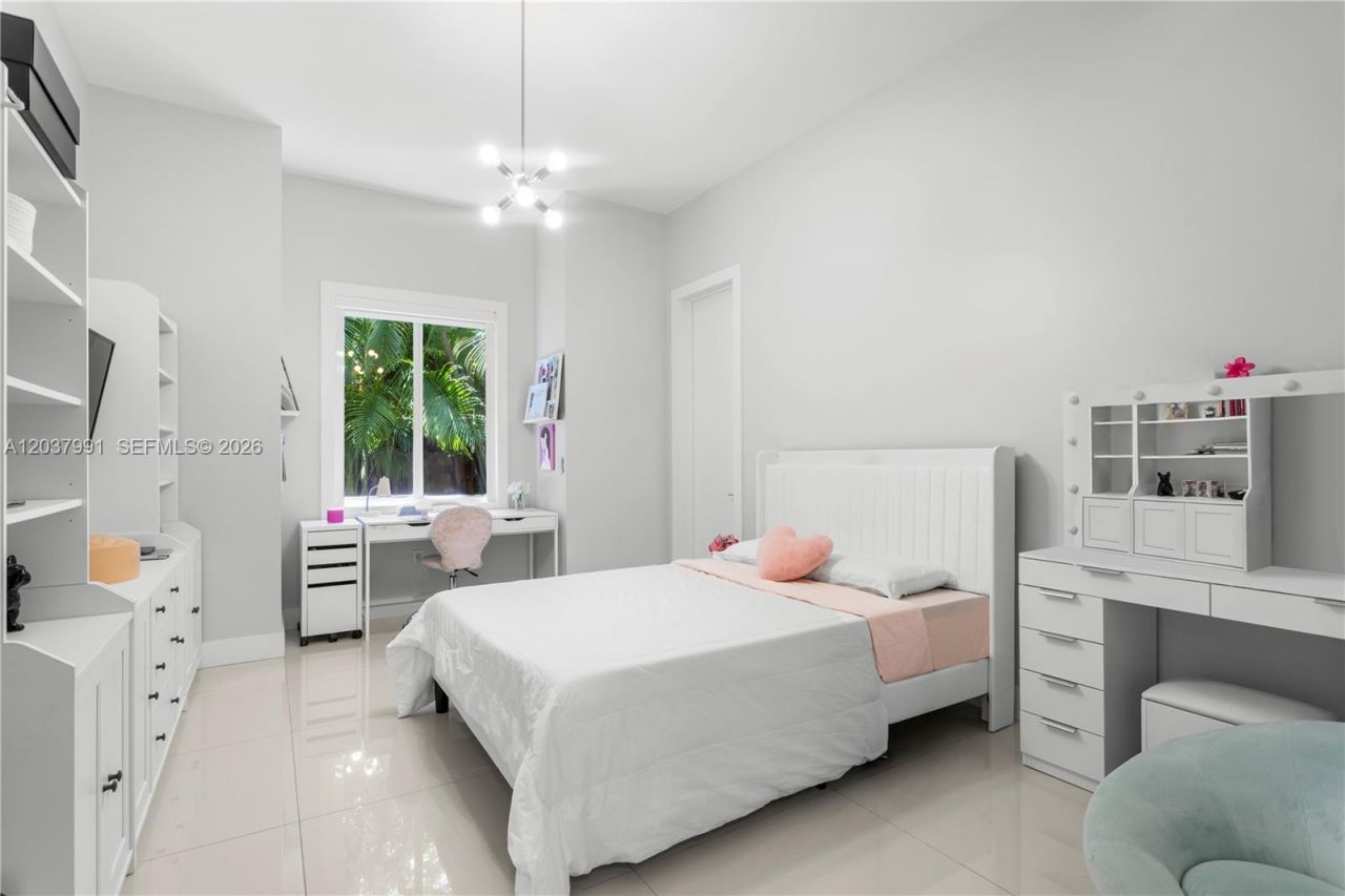 11900 Griffing Blvd, Biscayne Park, FL 33161 Photo