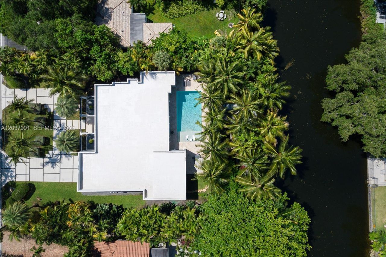11900 Griffing Blvd, Biscayne Park, FL 33161 Photo
