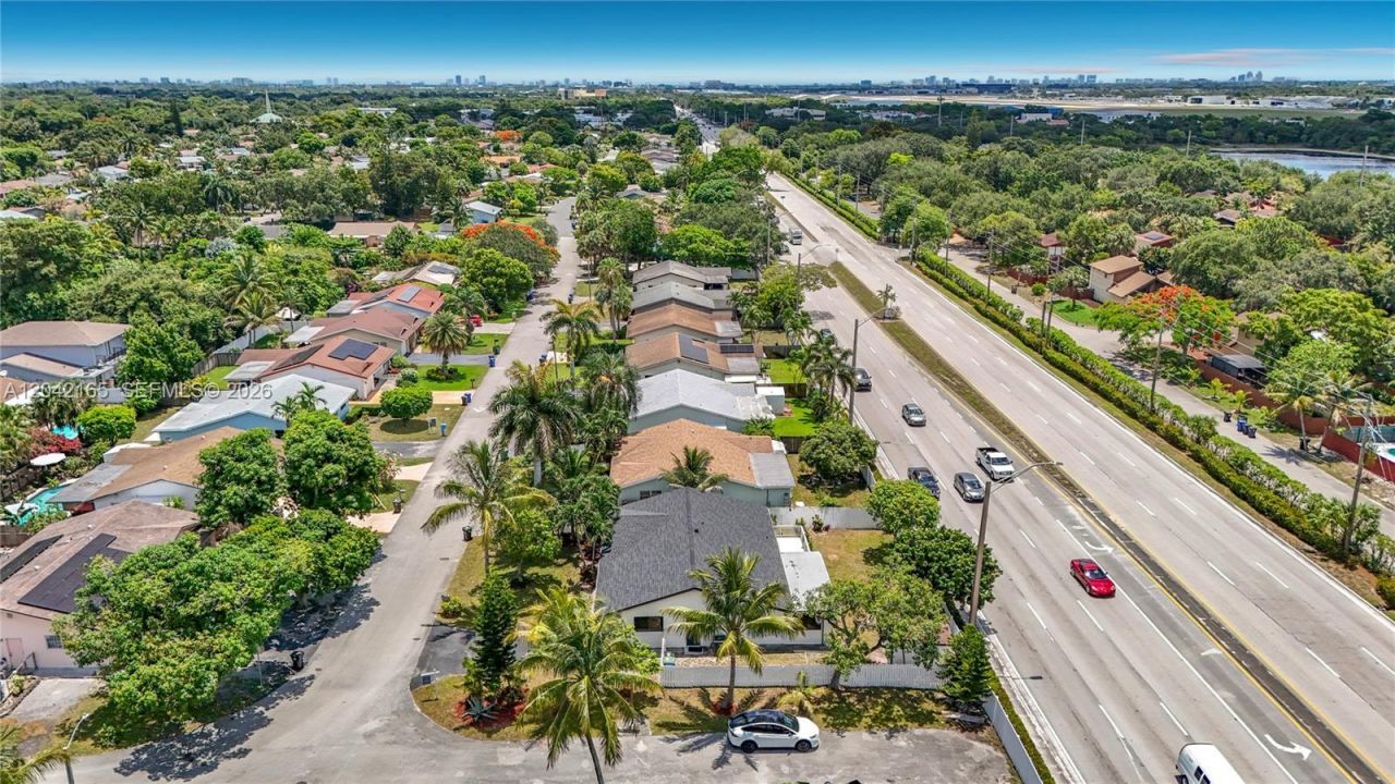 3392 NW 63rd St , Fort Lauderdale, FL 33309 Photo