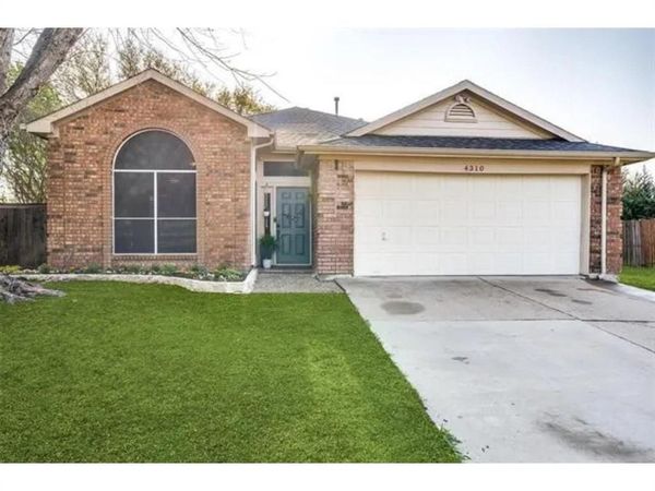 4310 Elgin Court , Grand Prairie, TX 75052