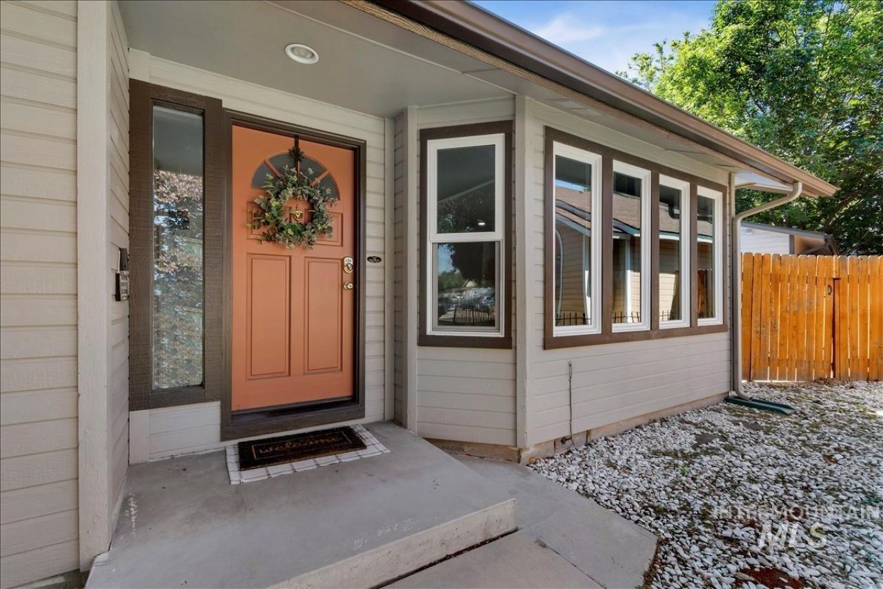 4776 N Pennfield Pl, Boise, ID 83713 Main Photo