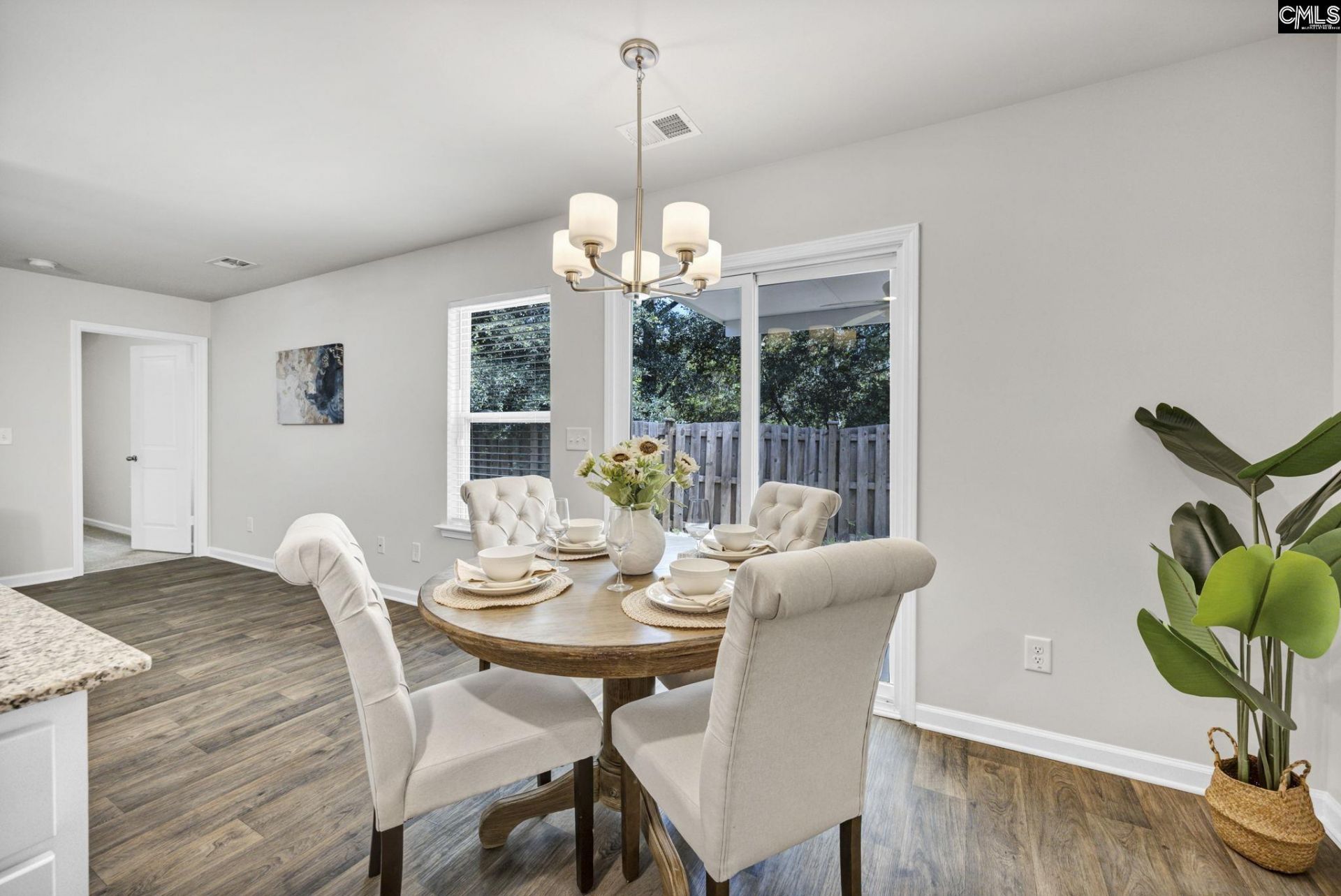 405 Staffordshire Way  Photo 10