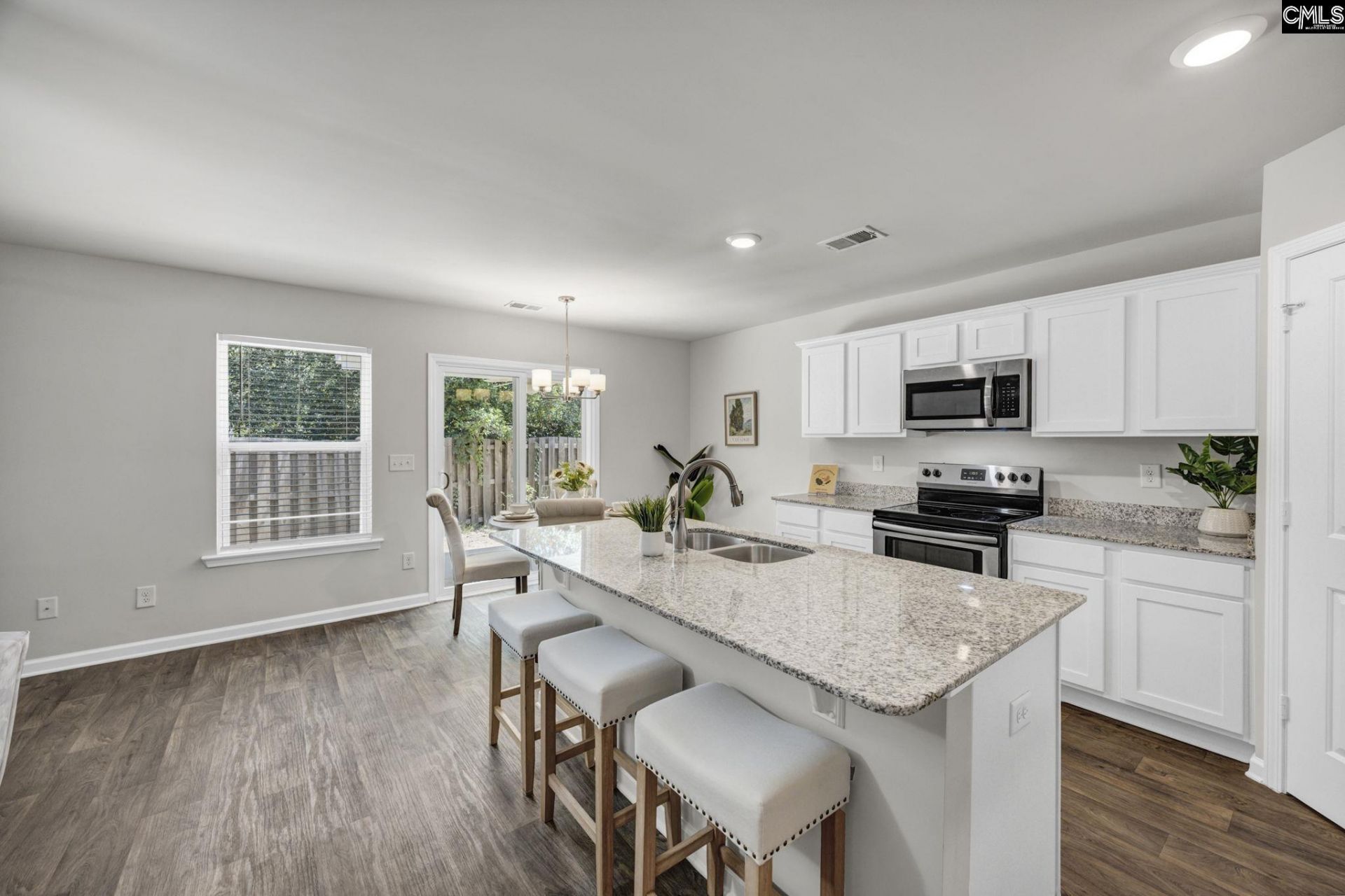 405 Staffordshire Way  Photo 12