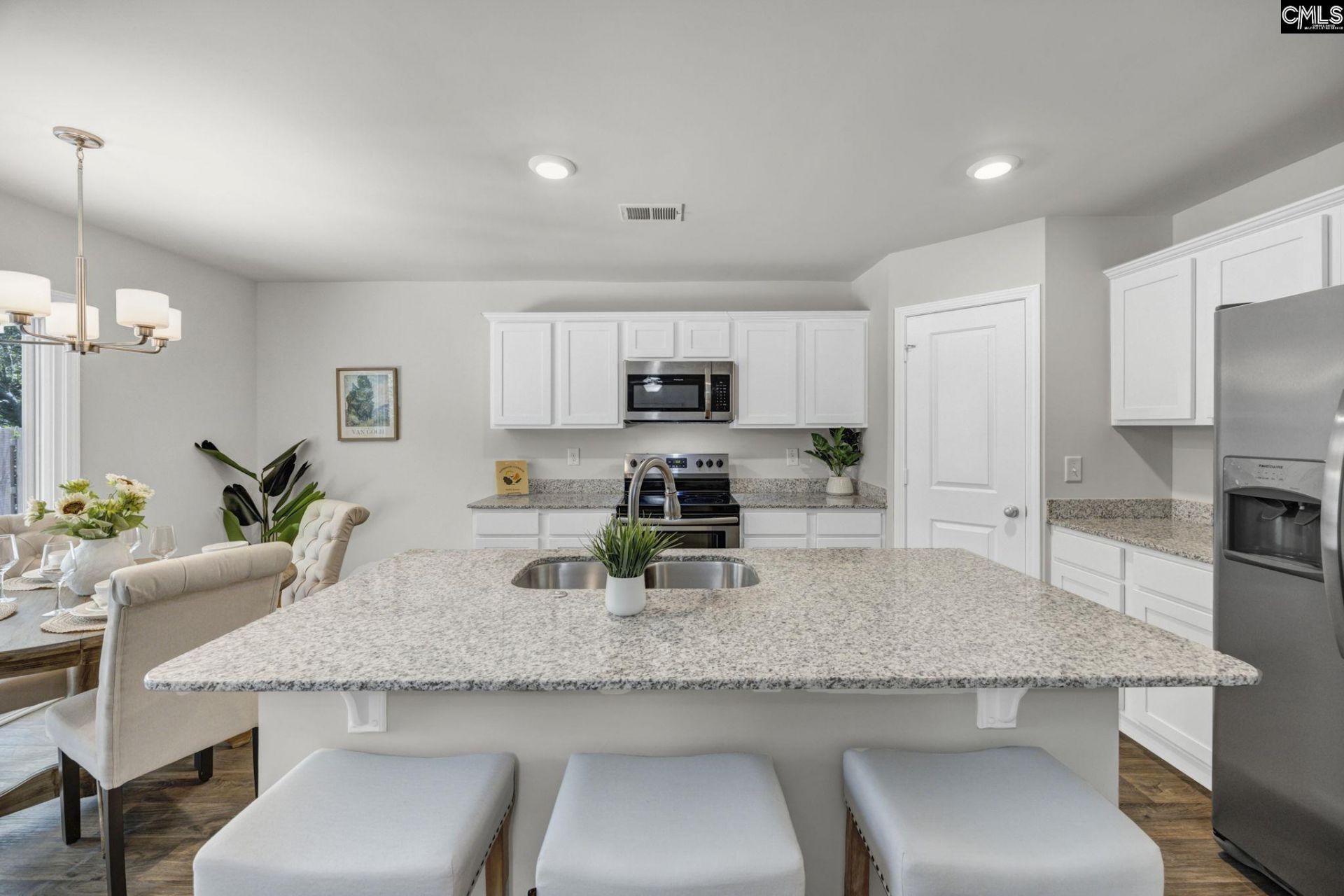 405 Staffordshire Way  Photo 13