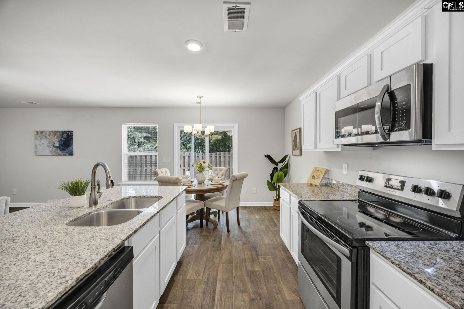 405 Staffordshire Way  Photo 15