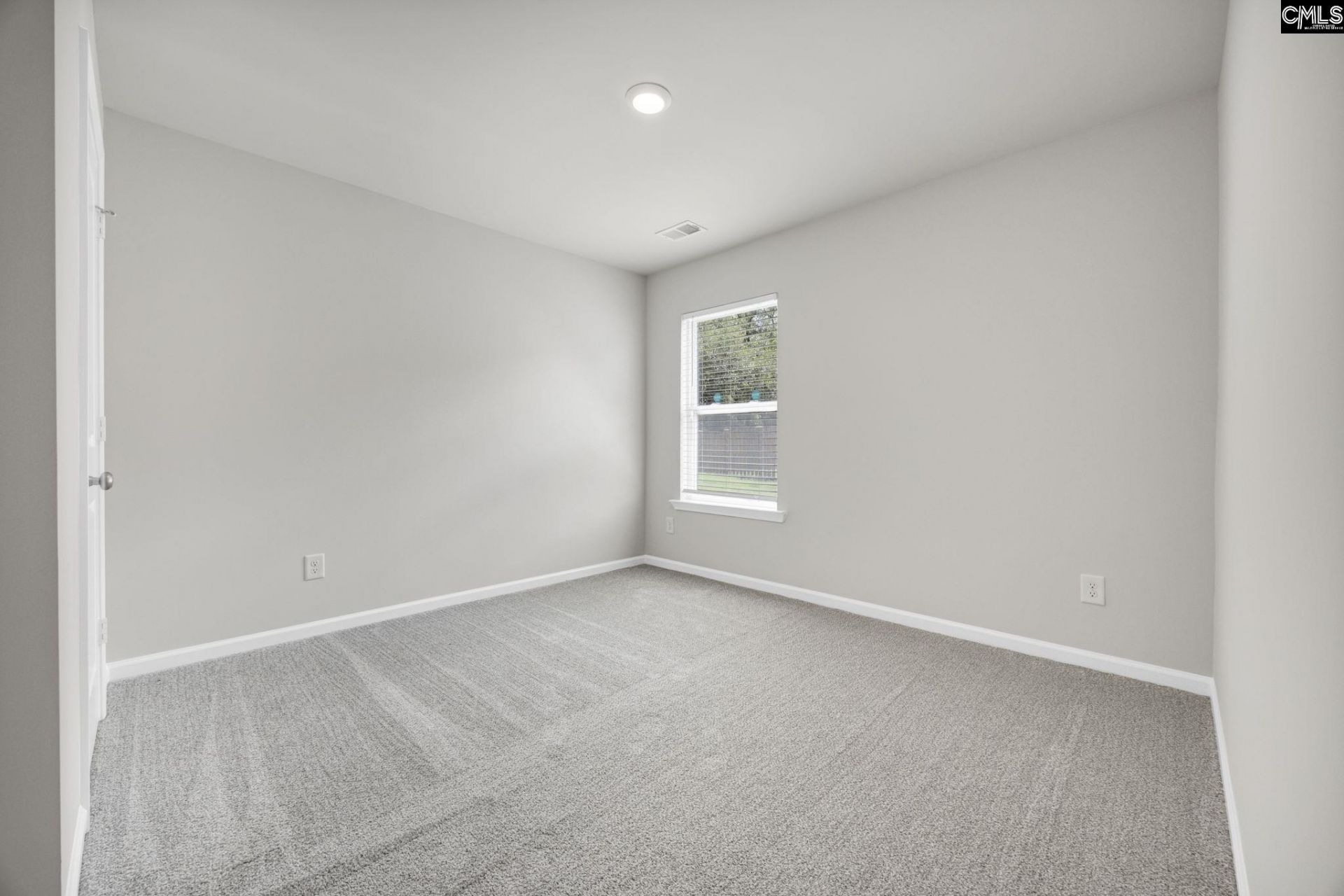 405 Staffordshire Way  Photo 26