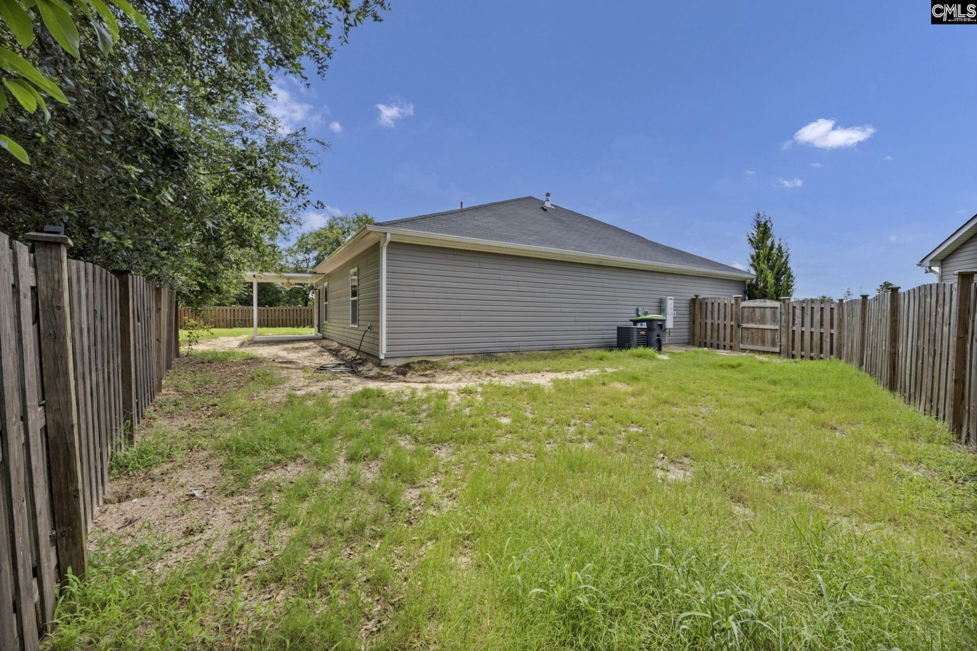 405 Staffordshire Way  Photo 36