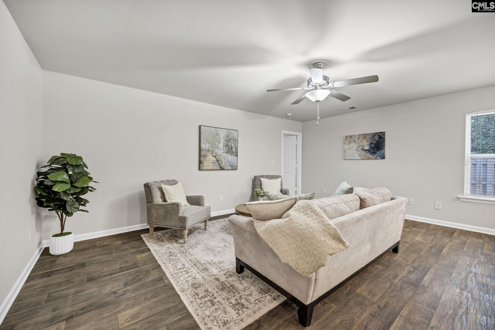 405 Staffordshire Way  Photo 6