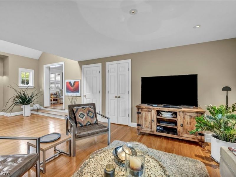 385 Longbeach, Bay Village, OH 44140 Photo 13