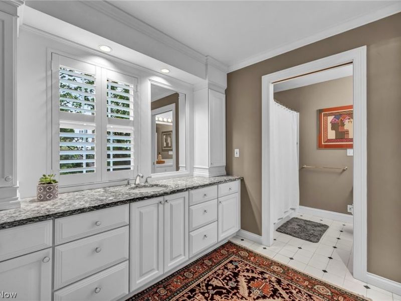 385 Longbeach, Bay Village, OH 44140 Photo 18