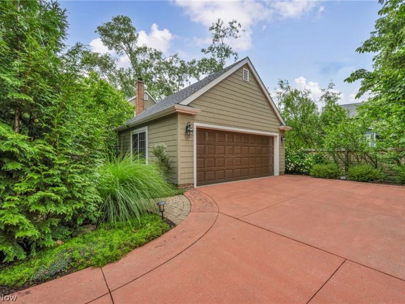 385 Longbeach, Bay Village, OH 44140 Photo 2