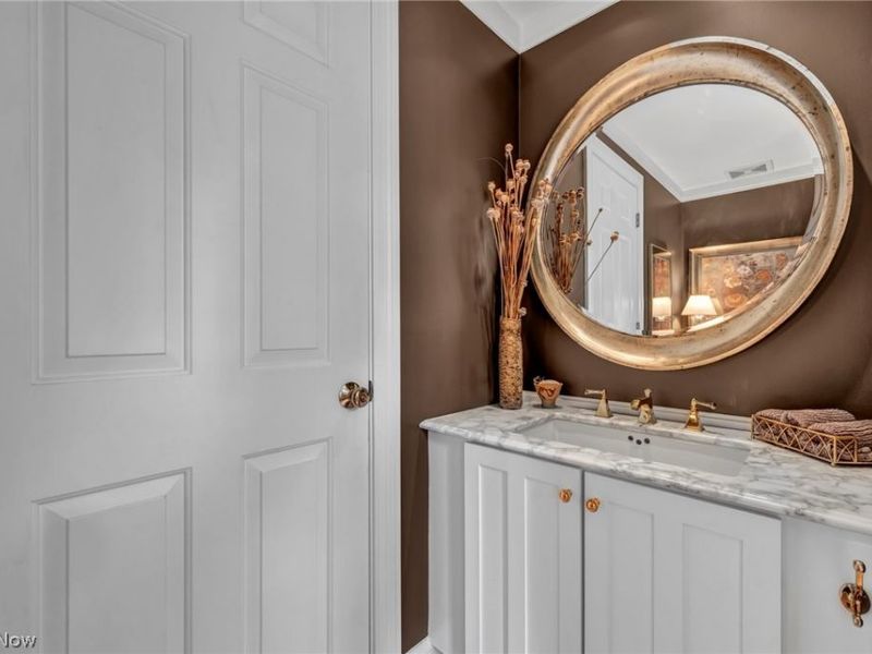 385 Longbeach, Bay Village, OH 44140 Photo 21