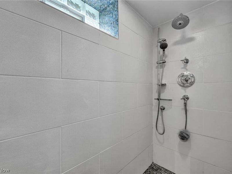 385 Longbeach, Bay Village, OH 44140 Photo 41
