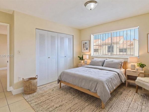 2730 W 61st Pl , Unit 201, Hialeah, FL 33016