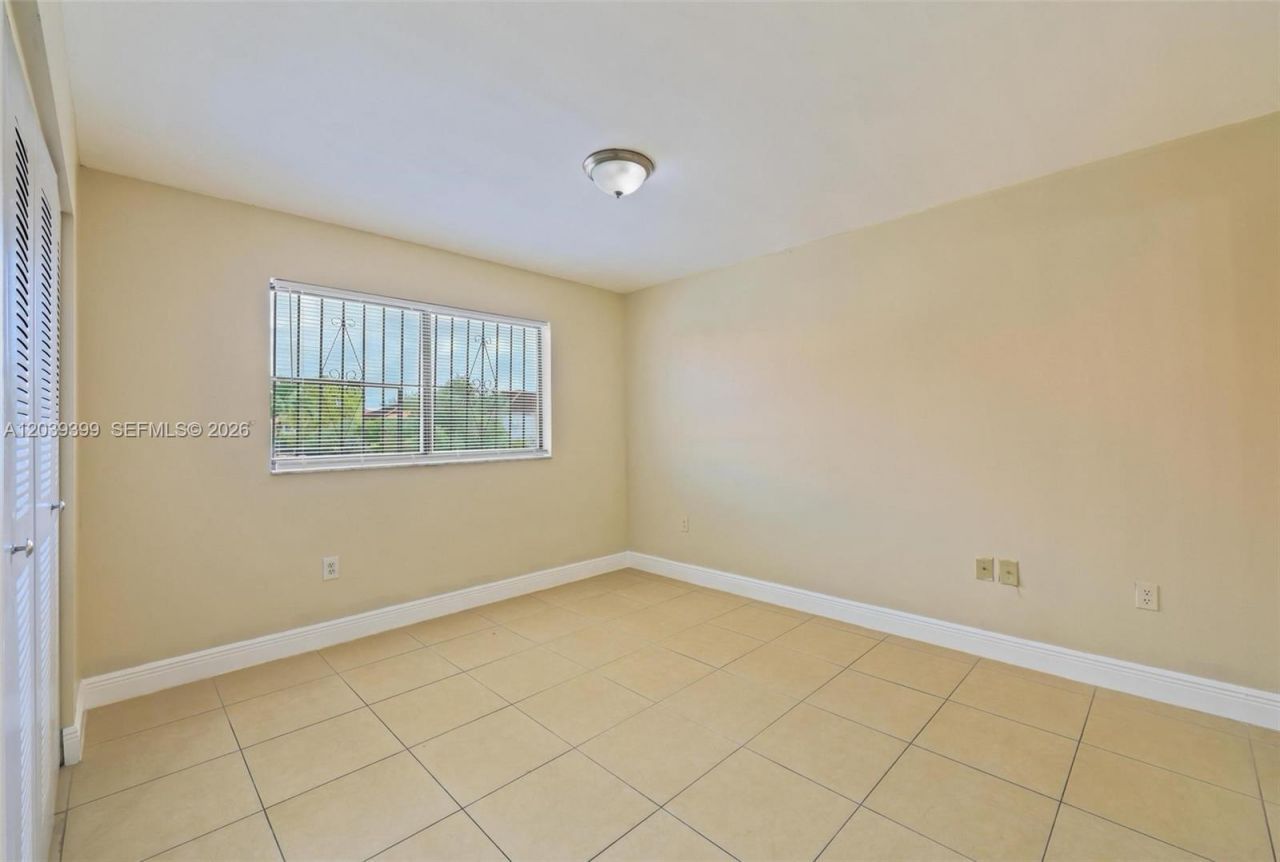 2730 W 61st Pl , Unit 201, Hialeah, FL 33016 Photo