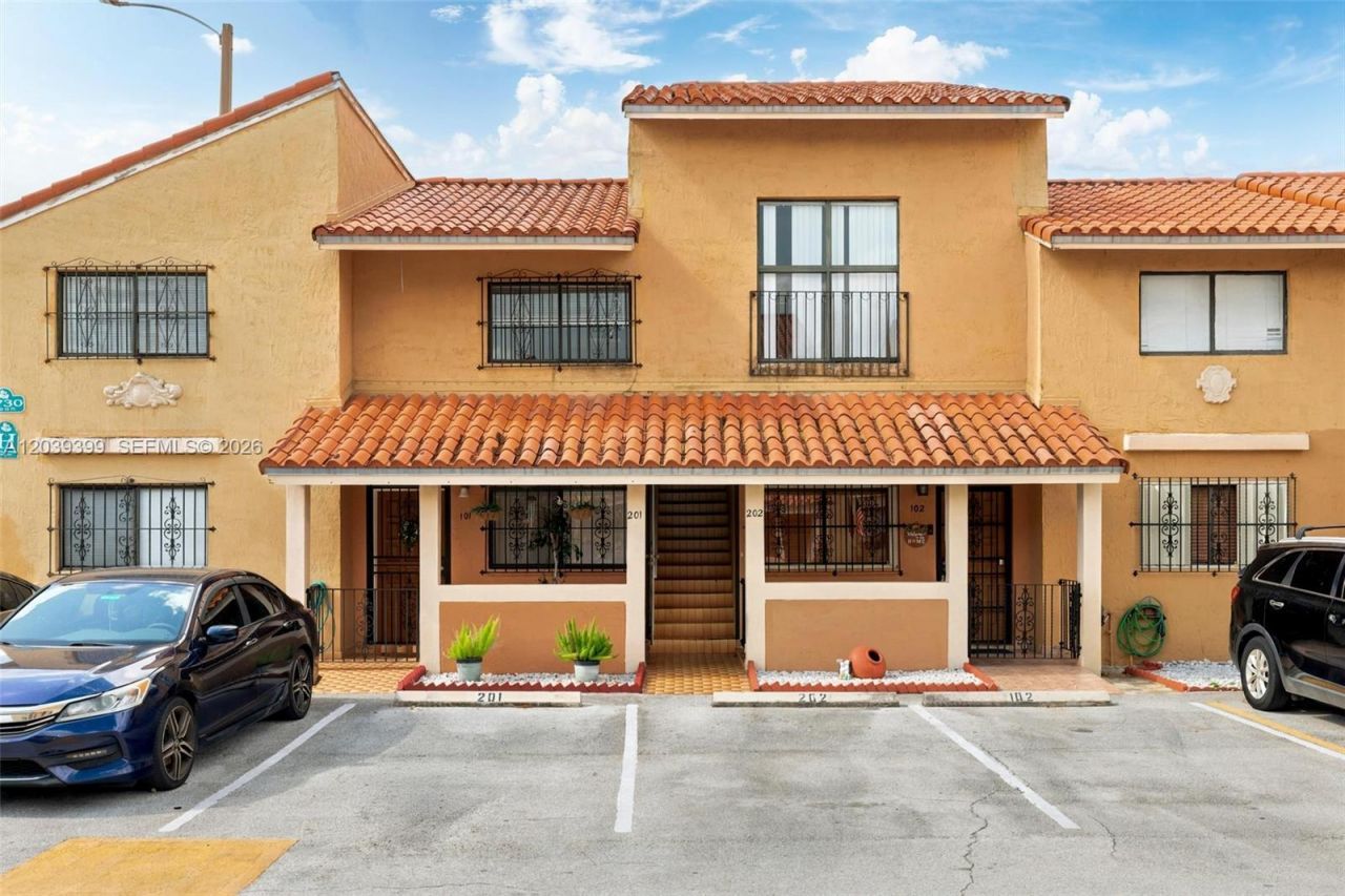 2730 W 61st Pl, Unit 201, Hialeah, FL 33016 Photo