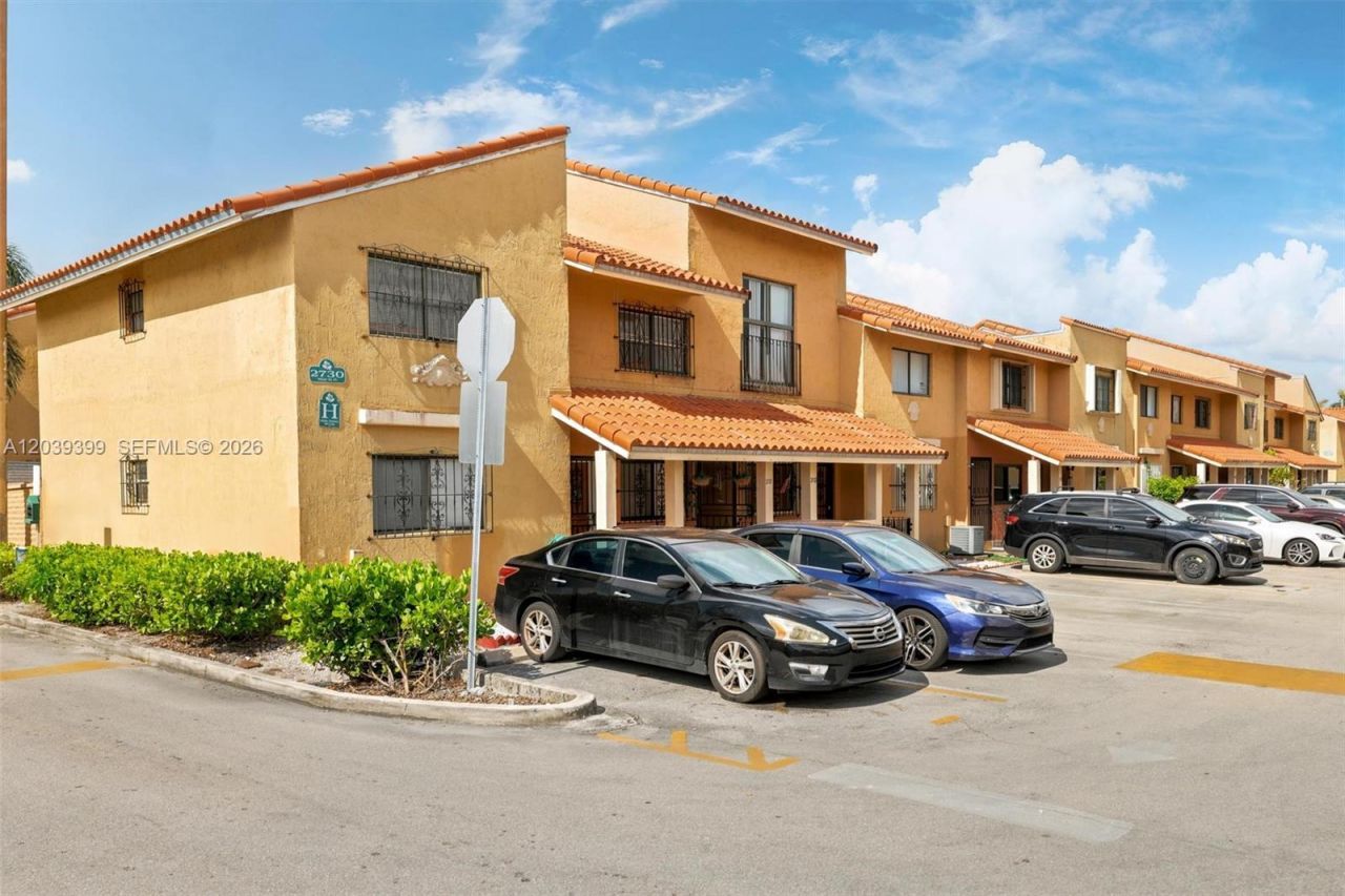 2730 W 61st Pl , Unit 201, Hialeah, FL 33016 Photo