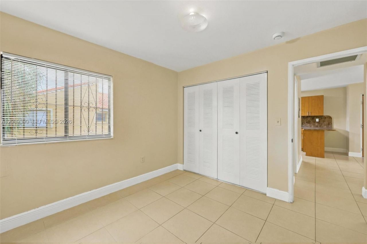 2730 W 61st Pl, Unit 201, Hialeah, FL 33016 Photo