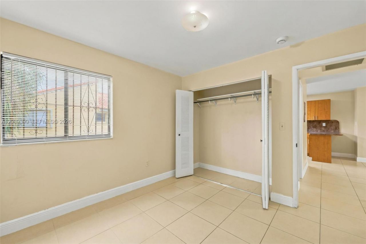 2730 W 61st Pl , Unit 201, Hialeah, FL 33016 Photo