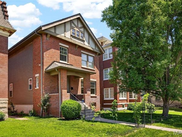 4321 Maryland Avenue, St Louis, MO 63108